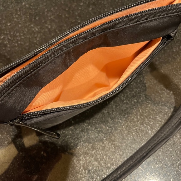 Pacsafe Citysafe CS25 Anti-Theft Crossbody & Hip Purse NWOT - Picture 8 of 9